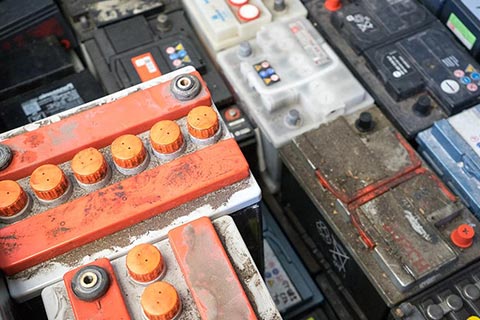 灵台星火乡专业回收废铅酸电池✔叉车蓄电池回收价格✔电瓶壳回收
